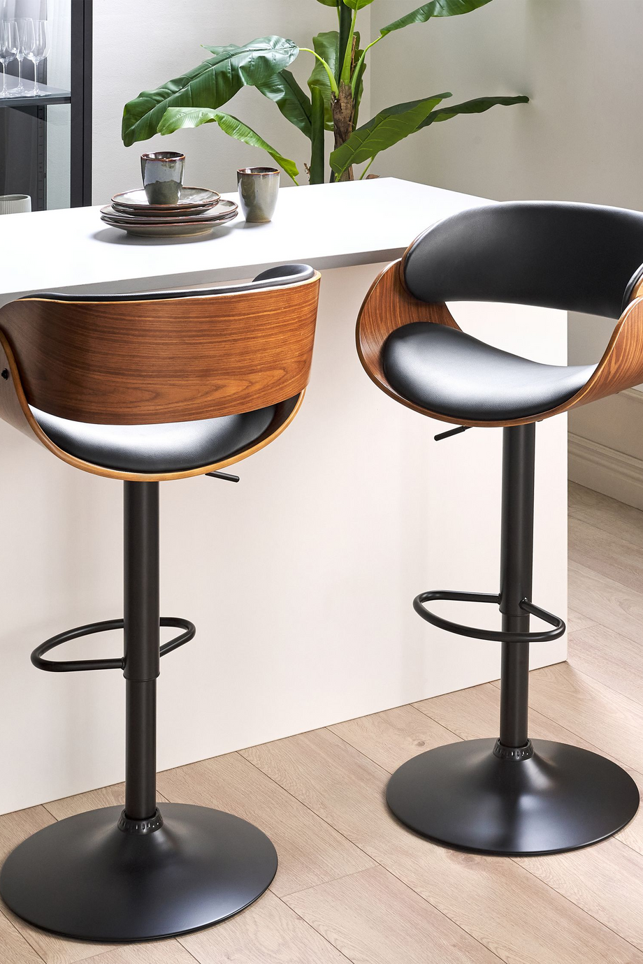 BAKU II 2'li Döner Bar Sandalyesi Seti, Siyah Deri, 57–79 cm Ayarlı, Modern Tasarım